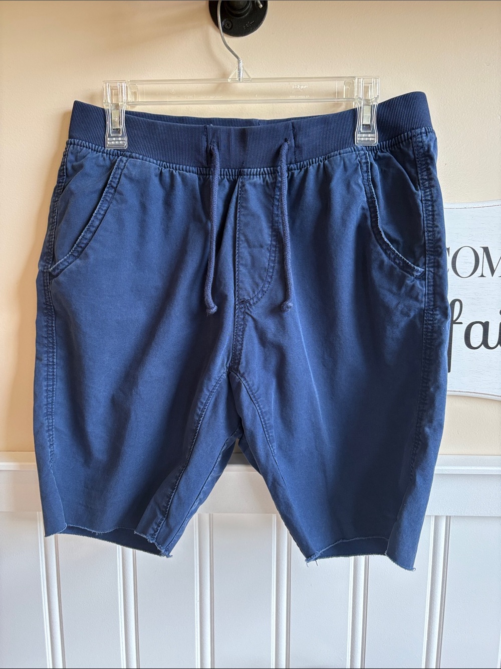 Hollister Men's Navy Drawstring Athletic Shorts